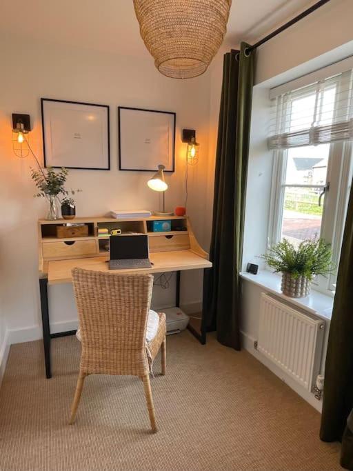Stunning! Beautiful Contemporary Property In Holt, Norfolk Холт Экстерьер фото
